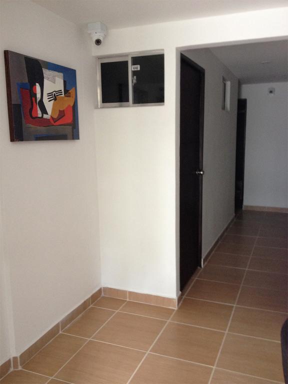 Hostal Hostal El Hangar 65 *